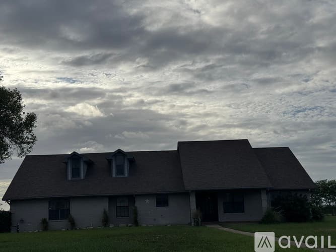 Los Fresnos House: 33506 Falcon Lane