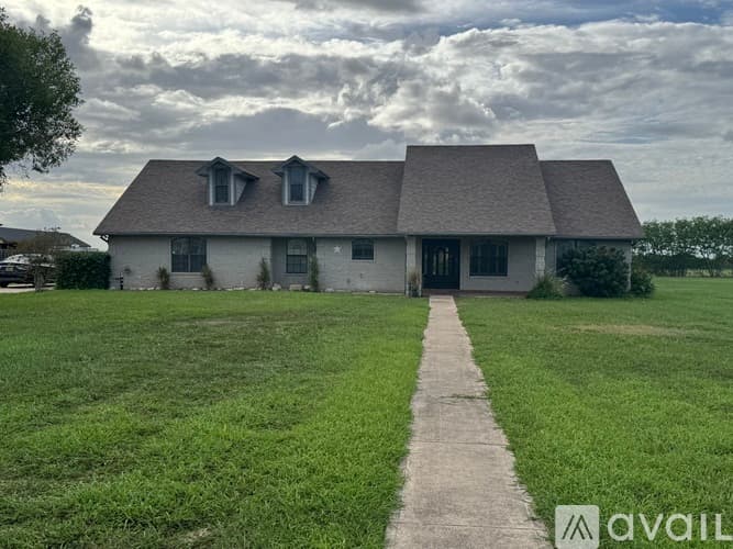 Los Fresnos House: 33506 Falcon Lane