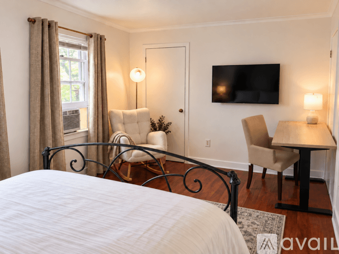 Stamford Townhome: 25 Court St