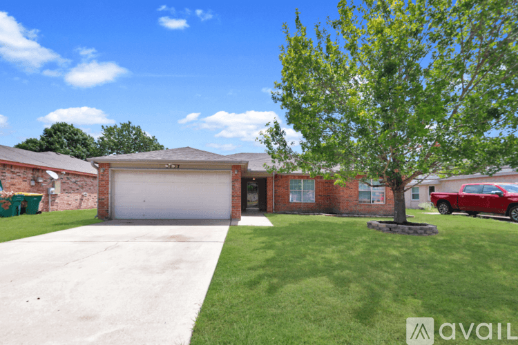 Belton House: 2107 Miller St