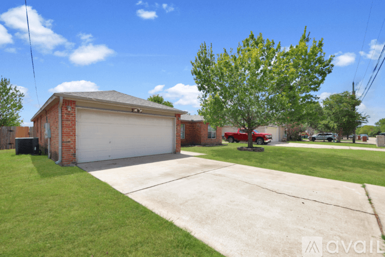 Belton House: 2107 Miller St
