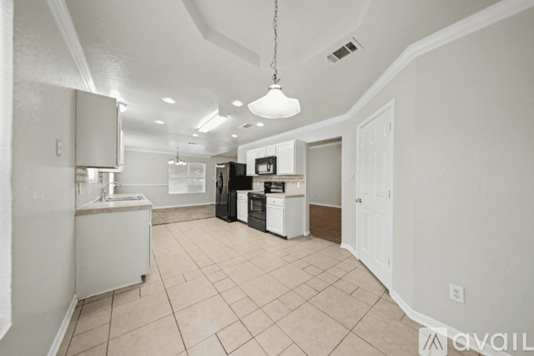 Belton House: 2107 Miller St