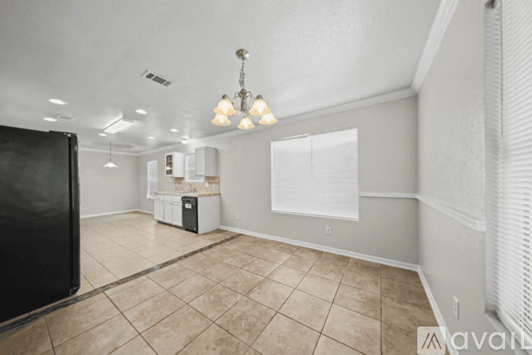 Belton House: 2107 Miller St
