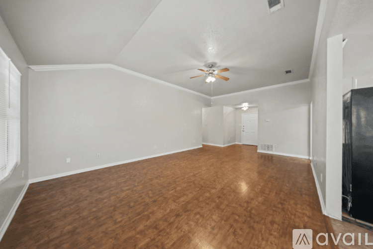 Belton House: 2107 Miller St