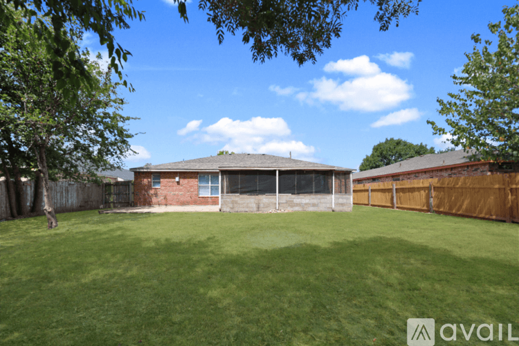 Belton House: 2107 Miller St