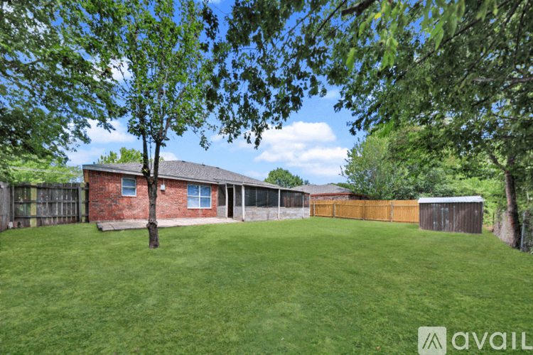 Belton House: 2107 Miller St