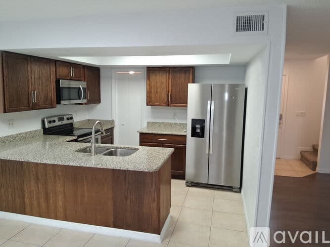 Sarasota House: 6883 Whitman Court