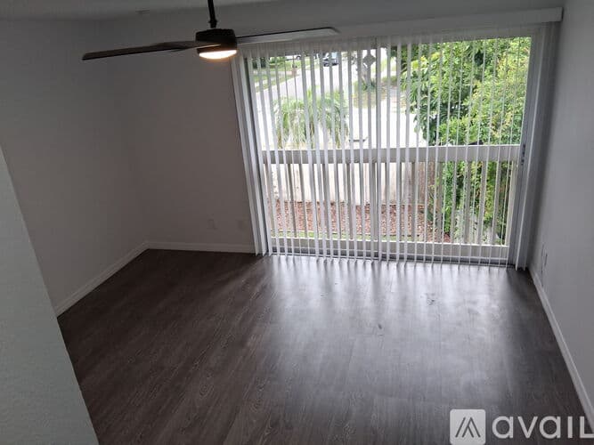 Sarasota House: 6883 Whitman Court