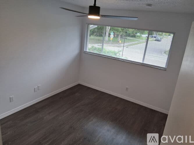 Sarasota House: 6883 Whitman Court