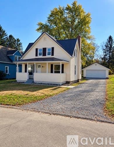 South Corning House: 25 Glen Ave