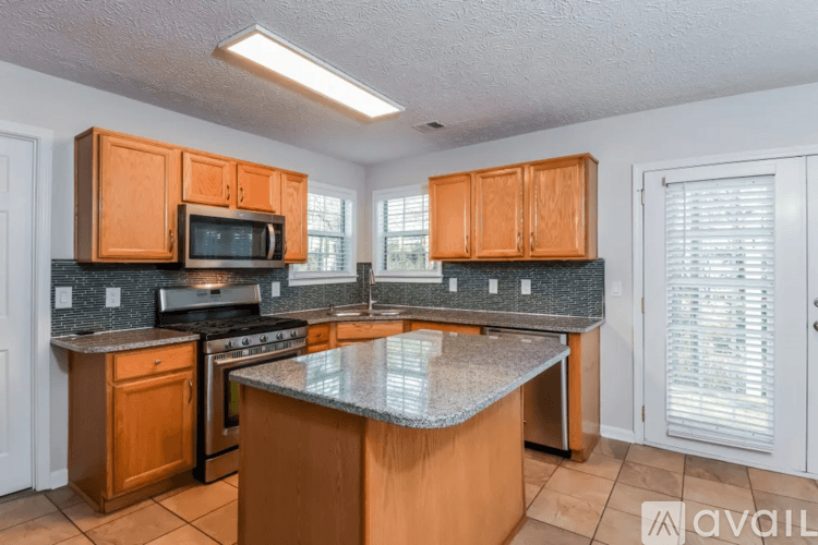 Kennesaw House: 2677 Marleigh Farm Rd NW