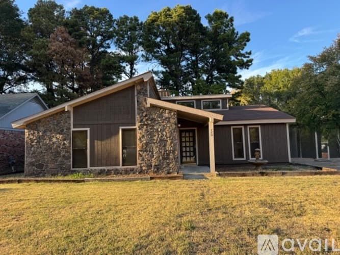 Southaven House: 776 Old Forge Rd