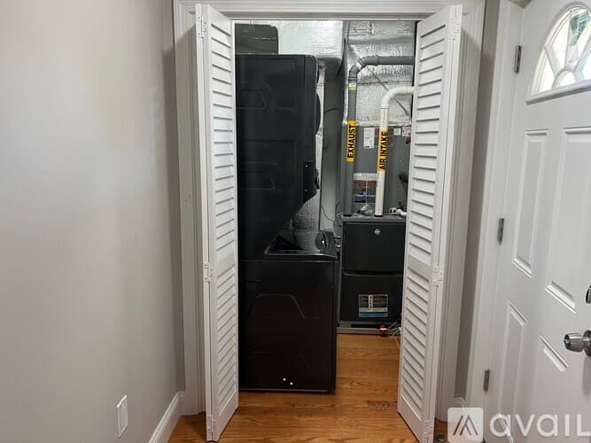 Everett Condo: 58 Robin Street