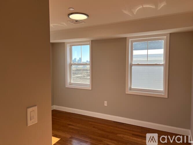 Everett Condo: 58 Robin Street