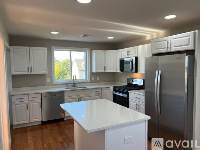 Everett Condo: 58 Robin Street