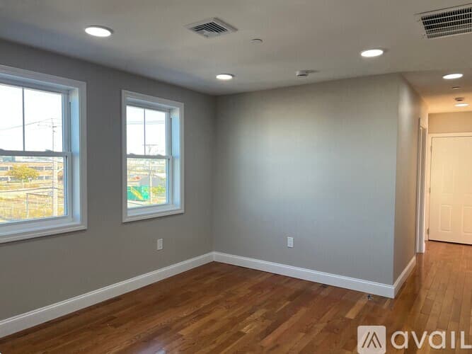 Everett Condo: 58 Robin Street