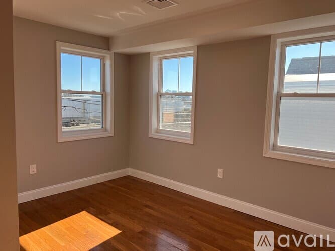Everett Condo: 58 Robin Street