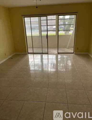 Palm Springs Apartment: 702 Lori Drive