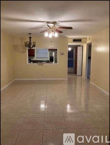 Palm Springs Apartment: 702 Lori Drive