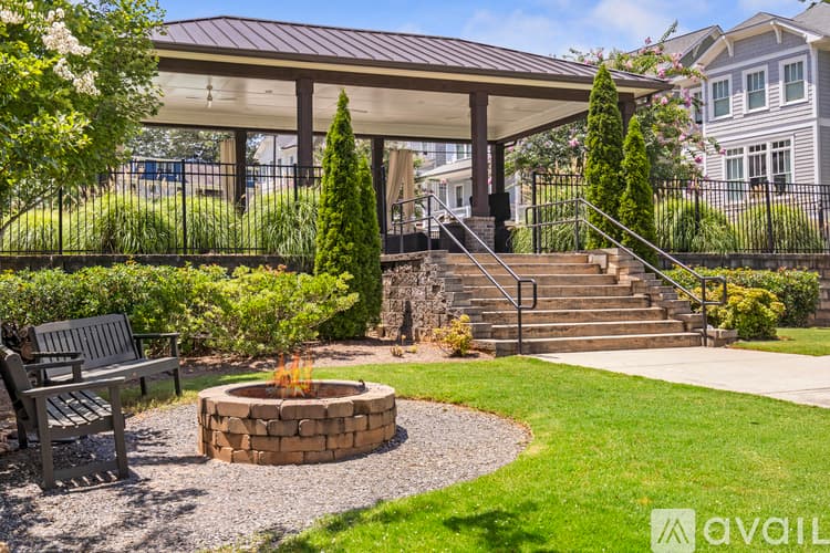Decatur House: 822 Grove Bend