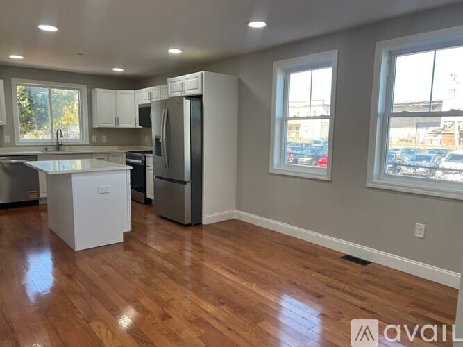 Everett Condo: 58 Robin Street