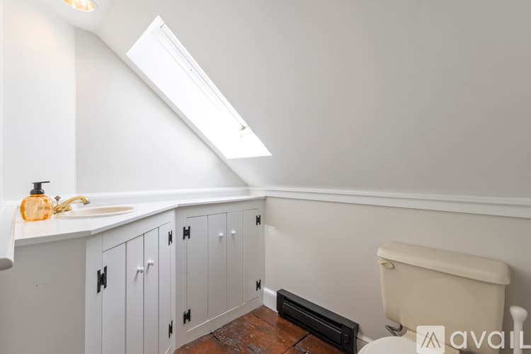 Hingham Townhome: 191 South St