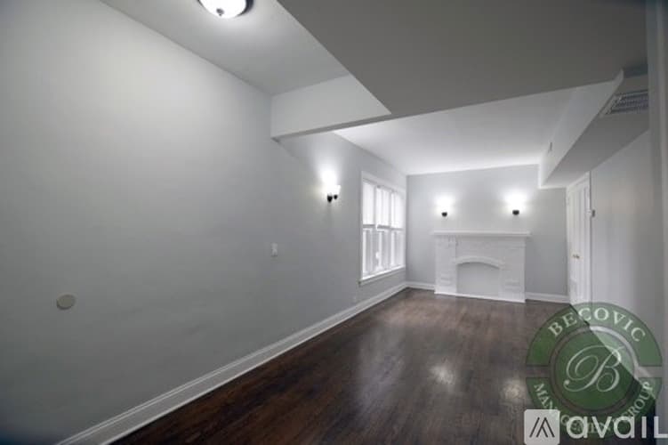 Chicago Apartment: 1106 W Glenlake Ave