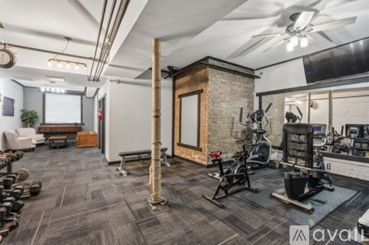 Chicago Apartment: 1106 W Glenlake Ave