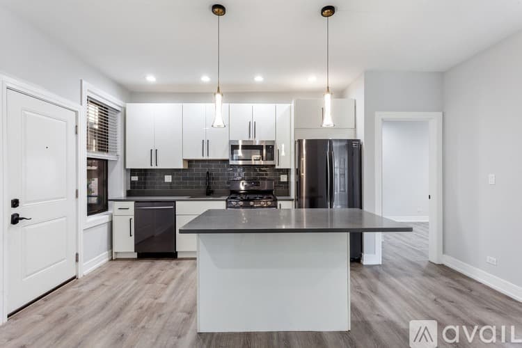Chicago Apartment: 1062 W Glenlake Ave