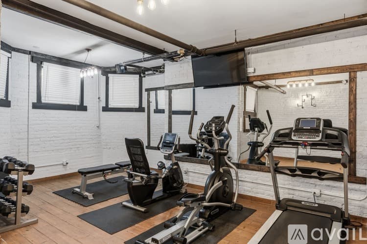 Chicago Apartment: 1062 W Glenlake Ave