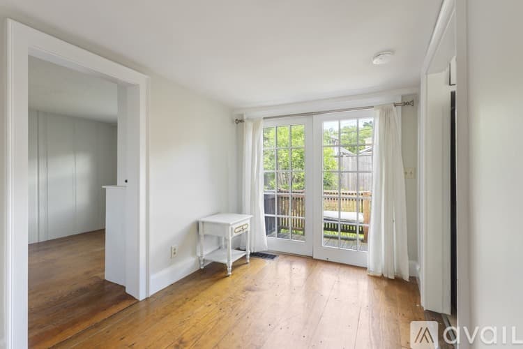 Hingham Townhome: 191 South St