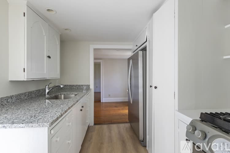 Hingham Townhome: 191 South St