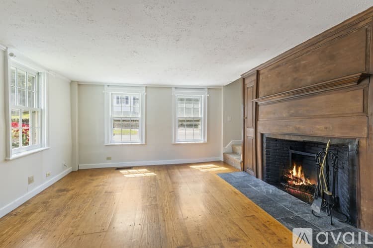 Hingham Townhome: 191 South St