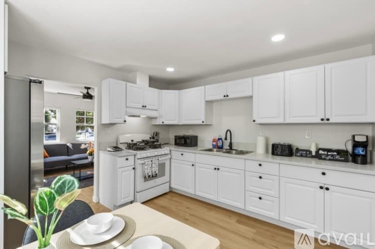 Imperial Beach House: 776 Calla Avenue