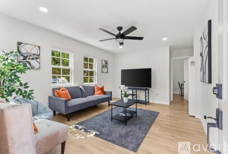 Imperial Beach House: 776 Calla Avenue