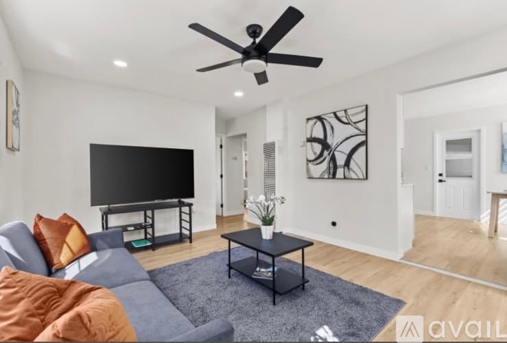 Imperial Beach House: 776 Calla Avenue