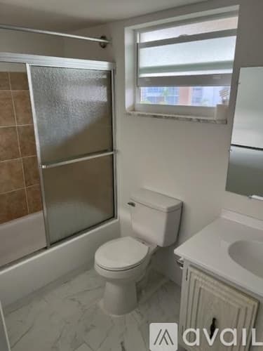 Palm Springs Apartment: 702 Lori Drive