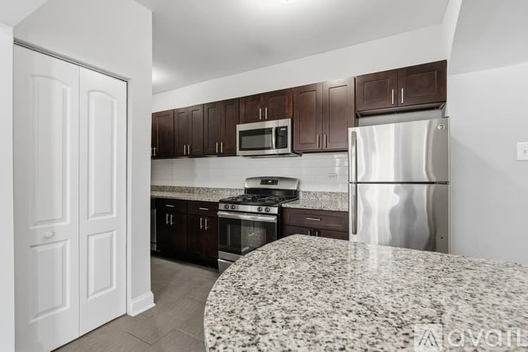 Chicago Apartment: 1608 W Sherwin Ave
