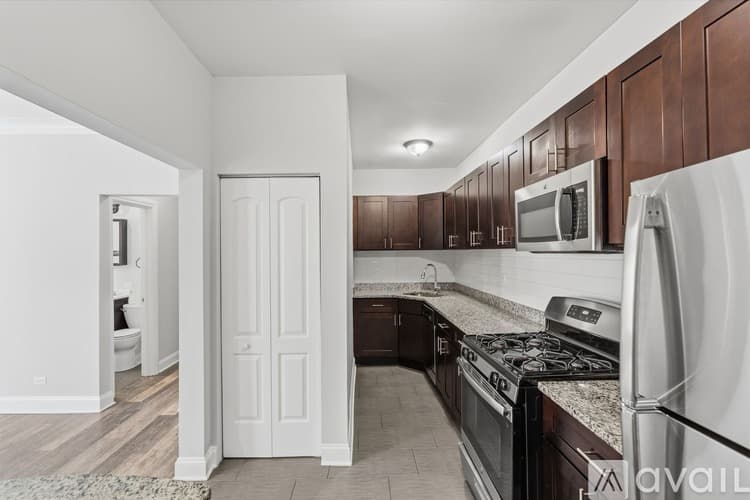 Chicago Apartment: 1608 W Sherwin Ave