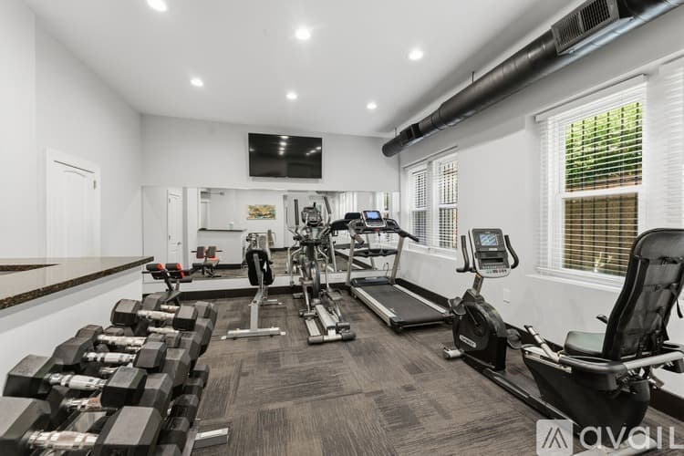 Chicago Apartment: 1608 W Sherwin Ave
