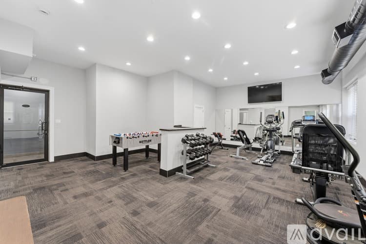 Chicago Apartment: 1608 W Sherwin Ave