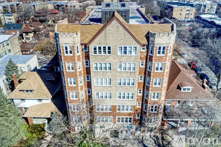 Chicago Apartment: 1608 W Sherwin Ave