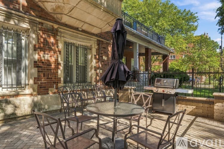 Chicago Apartment: 1608 W Sherwin Ave