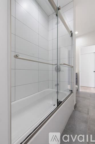 Chicago Apartment: 7729 N Eastlake Terrace