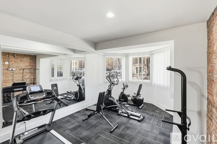 Chicago Apartment: 7729 N Eastlake Terrace