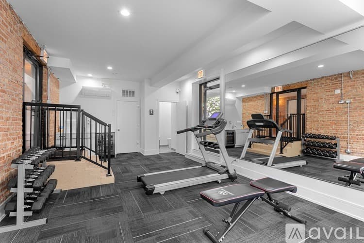 Chicago Apartment: 7729 N Eastlake Terrace