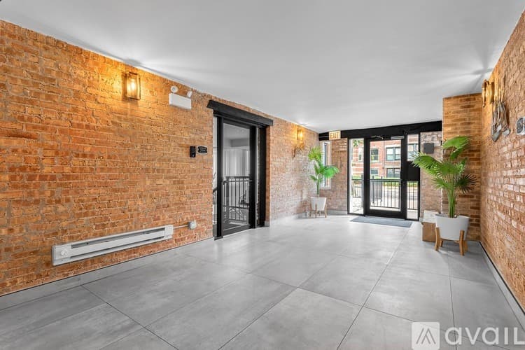 Chicago Apartment: 7729 N Eastlake Terrace