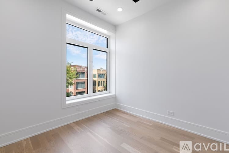 Chicago Apartment: 7729 N Eastlake Terrace