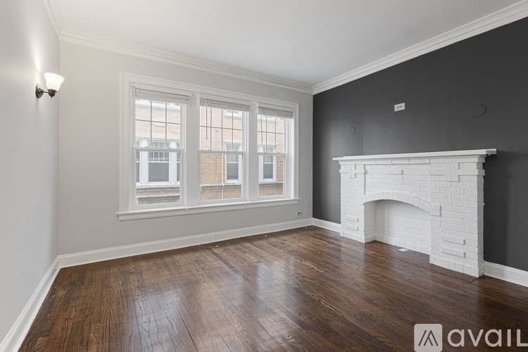 Chicago Apartment: 1100 W Glenlake Ave