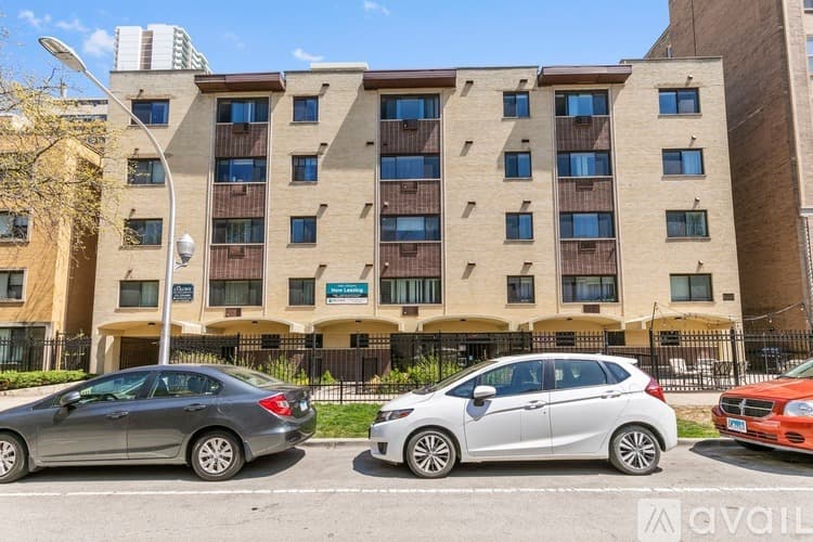 Chicago Apartment: 6001 N Kenmore Ave